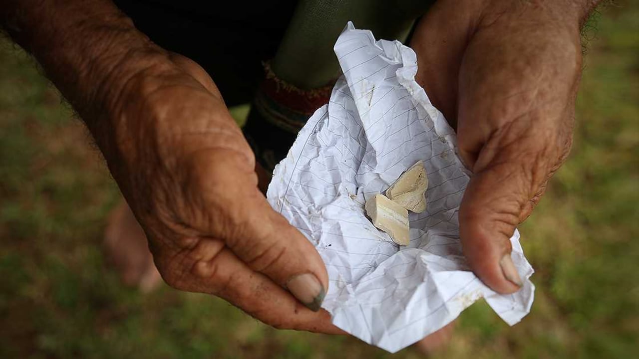Estos 4 gramos de coca (16.000 pesos) fueron el pago que El Chamo recibió de unos indígenas por una torta de casabe que su esposa hizo. Los iba a utilizar para comprar pan y carne. (Fotos: Esteban Vega La-Rotta / SEMANA )