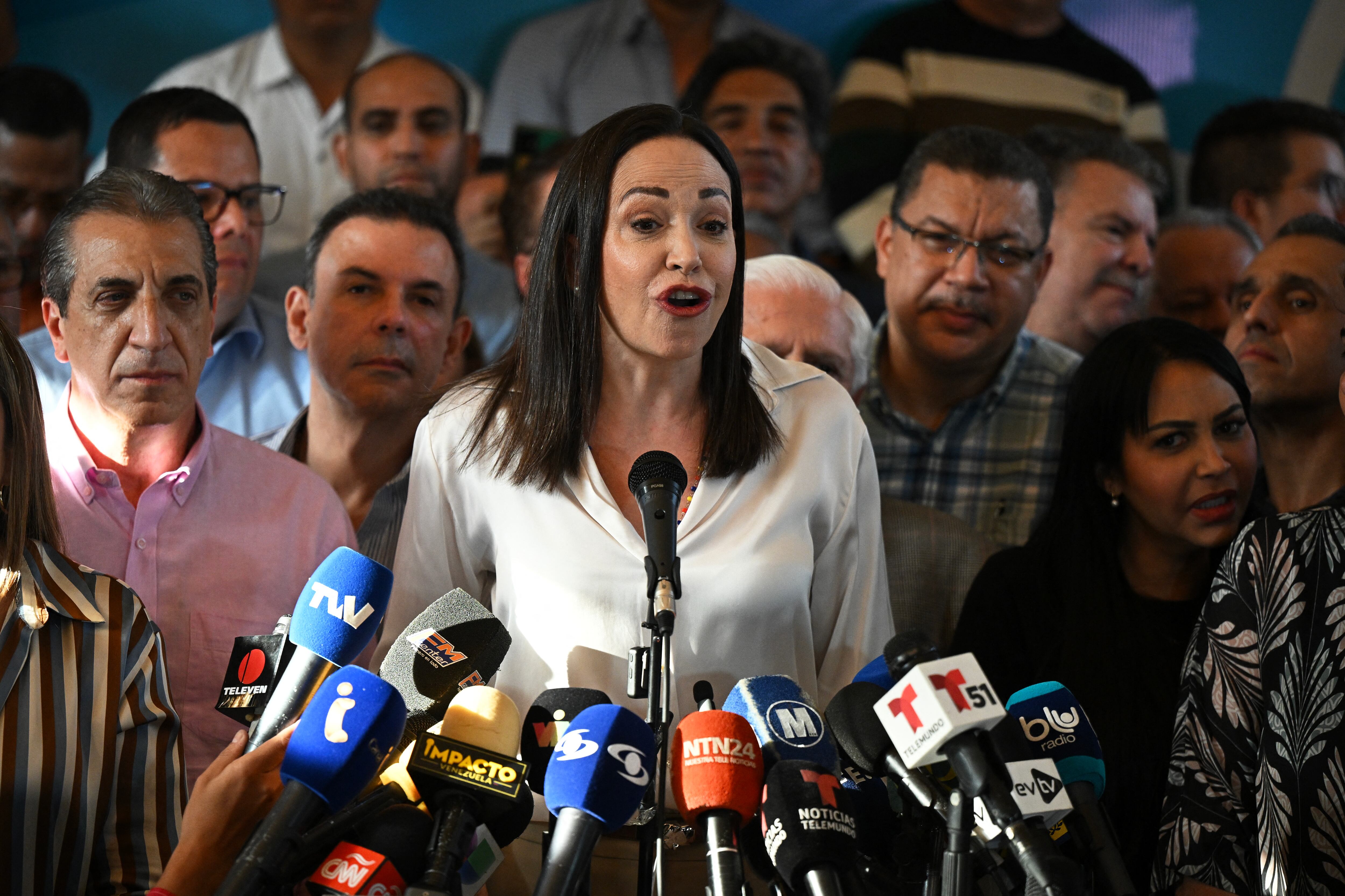 La líder opositora venezolana María Corina Machado habla durante una conferencia de prensa para anunciar su reemplazo para las próximas elecciones nacionales en Caracas, el 22 de marzo de 2024.