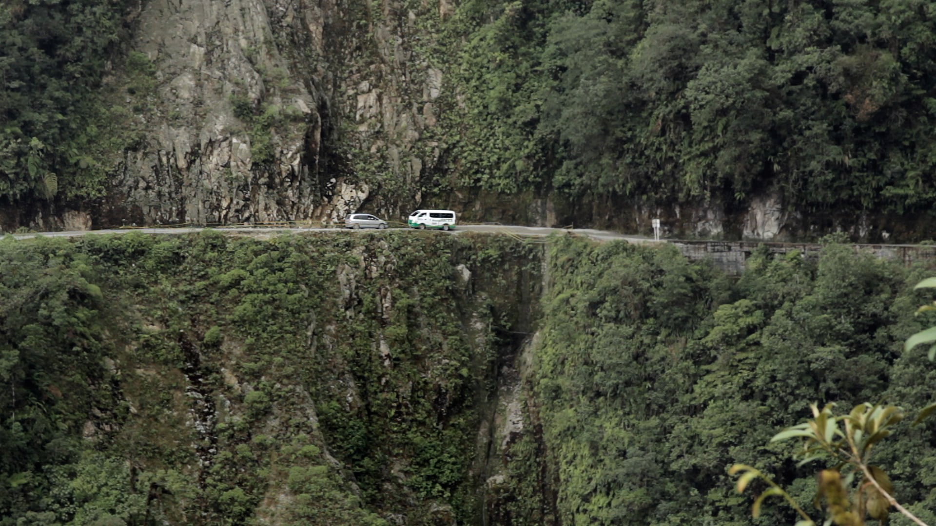 'Suspensión' (2019) de Simón Uribe