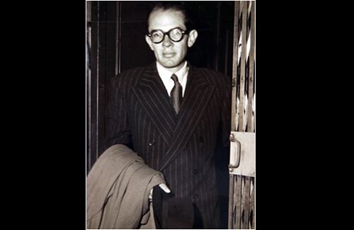 Alfonso López Michelsen se inició en la vida pública desde muy joven. Heredó la vena politica de su padre, el también ex presidente Alfonso López Pumarejo.