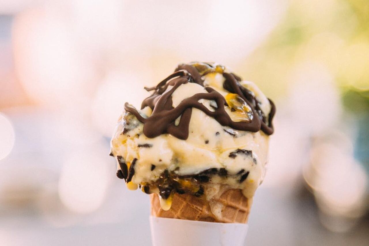 Amor-acuyá, el helado insignia y que dio nombre a la marca de helados artesanales en Medellín.
