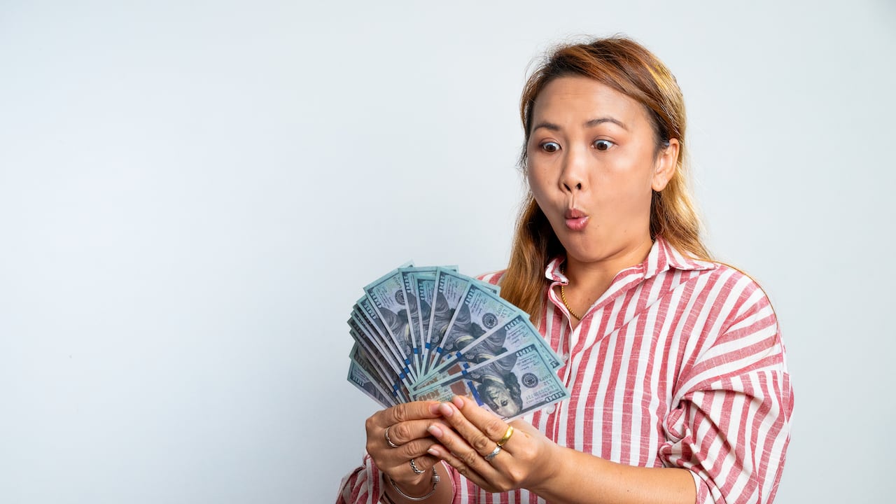 La lotería es un juego de azar popular en muchos países.