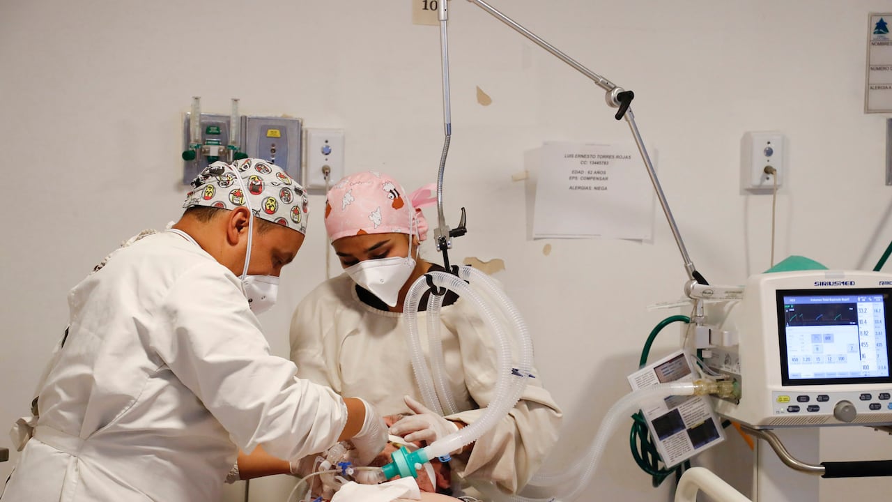 Durante sus declaraciones Ryan recordó que durante toda la historia de la humanidad, solo se ha logrado erradicar una enfermedad, la viruela, por lo que cree que con respecto al coronavirus, “la disponibilidad de la vacuna y la voluntad de erradicarlo, no garantizan el éxito.”