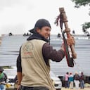 "Los sicarios del narco paramilitarismo Dagoberto Ramos del bloque occidental "Jacobo Arenas" han ASESINADO hoy a nuestro hermano, hijo, amigo, compañero Carlos Andrés A'skwe al que con cariño todos y todas le decimos LOBO" dice el comunicado del CRIC.