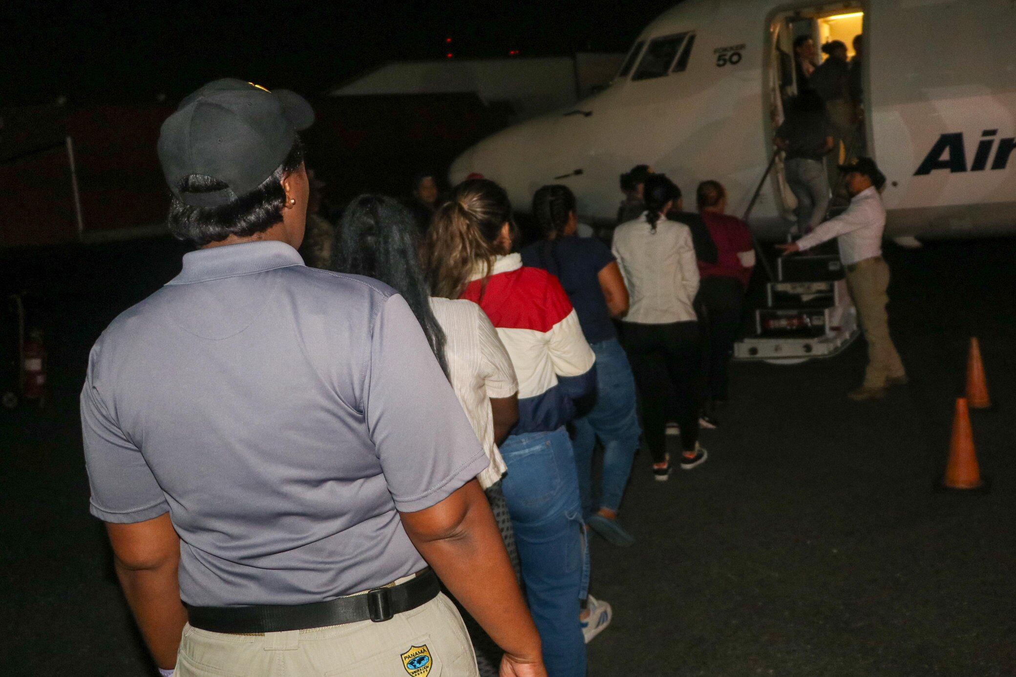 En las primeras semanas de 2025, han sido deportados dos grupos de colombianos.