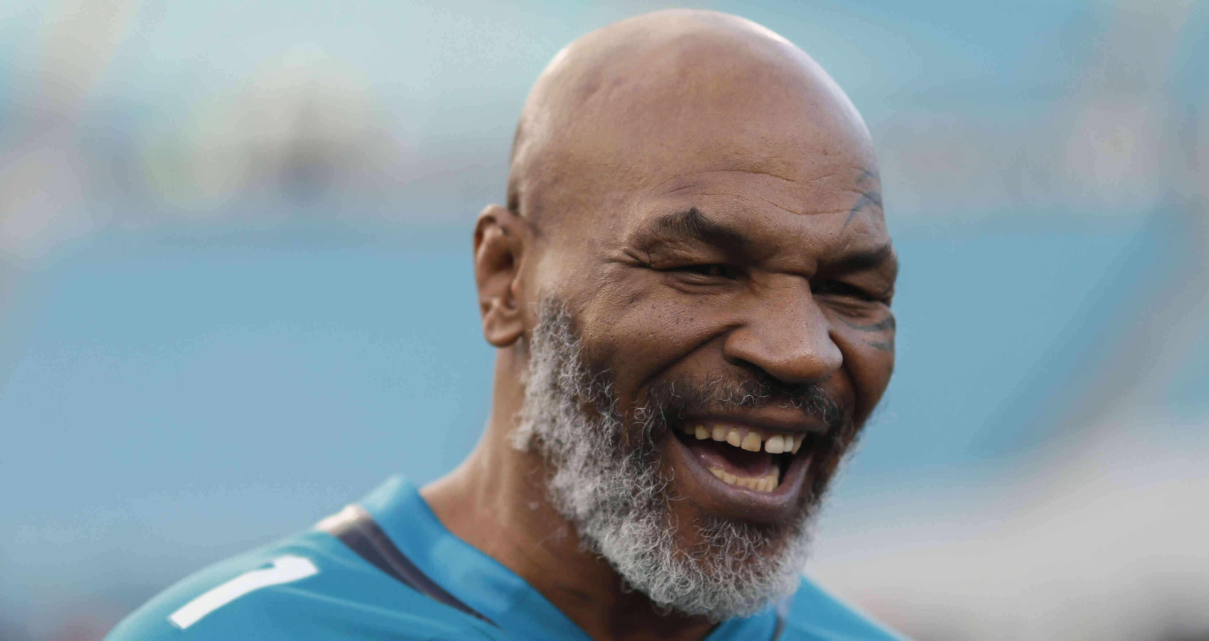 Mike Tyson debutó en el boxeo profesional en 1985.