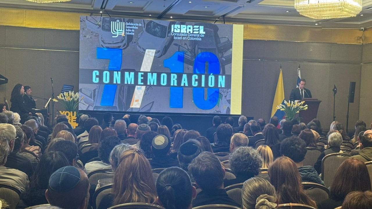 “La alegría de la Tora se vio manchada de sangre para siempre. Hoy hace un año comenzamos a entender con quiénes contamos y con quiénes no”, aseguró Levy. Foto: Semana
