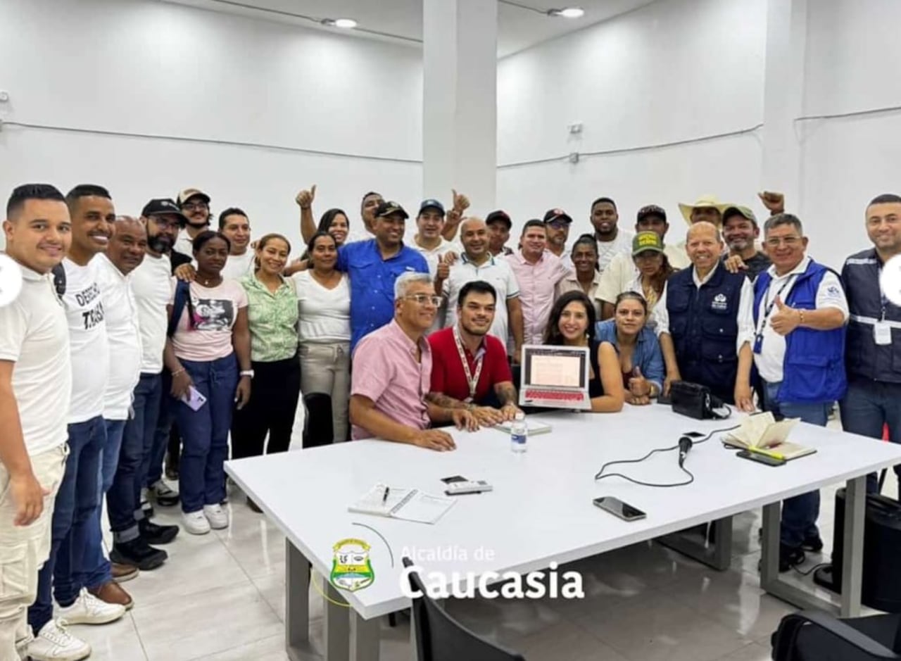 Tras cinco días de bloqueos y protestas, el paro minero en Antioquia se levantó, gracias a un acuerdo alcanzado entre los mineros y autoridades gubernamentales durante un diálogo que duró 36 horas.