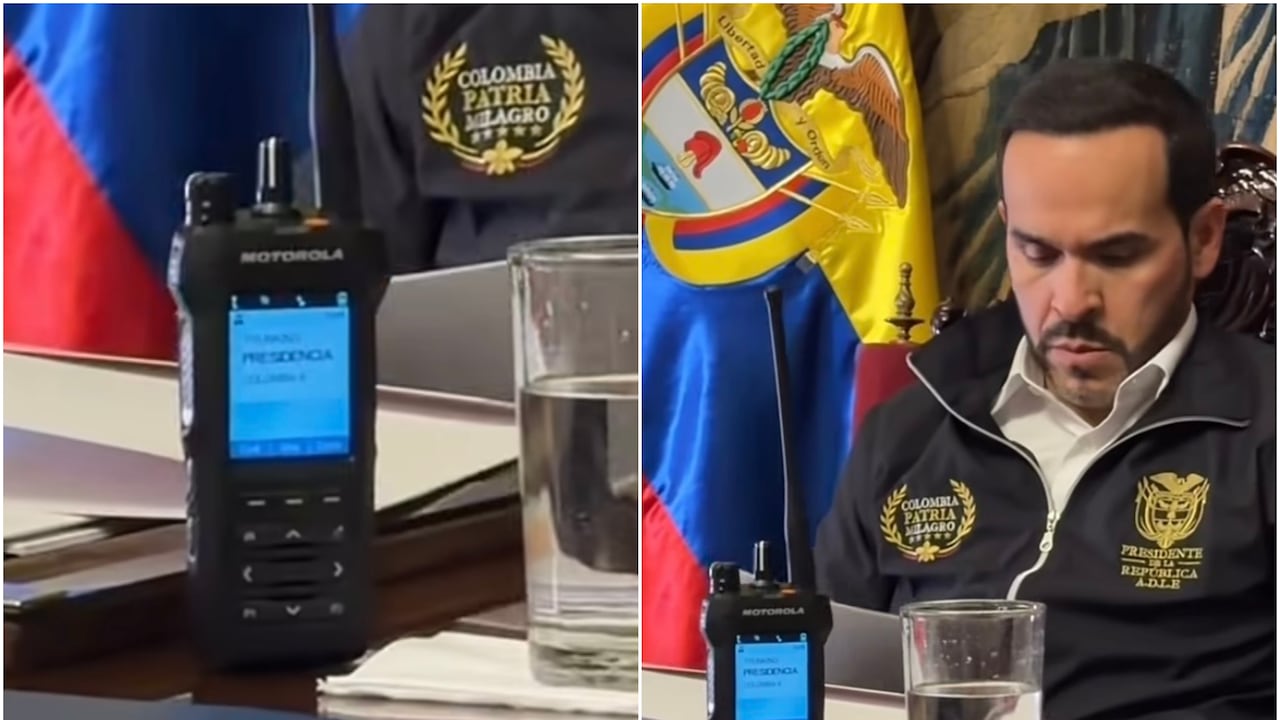 Abelardo De La Espriella y el radio que lo acompaña en sus actividades.