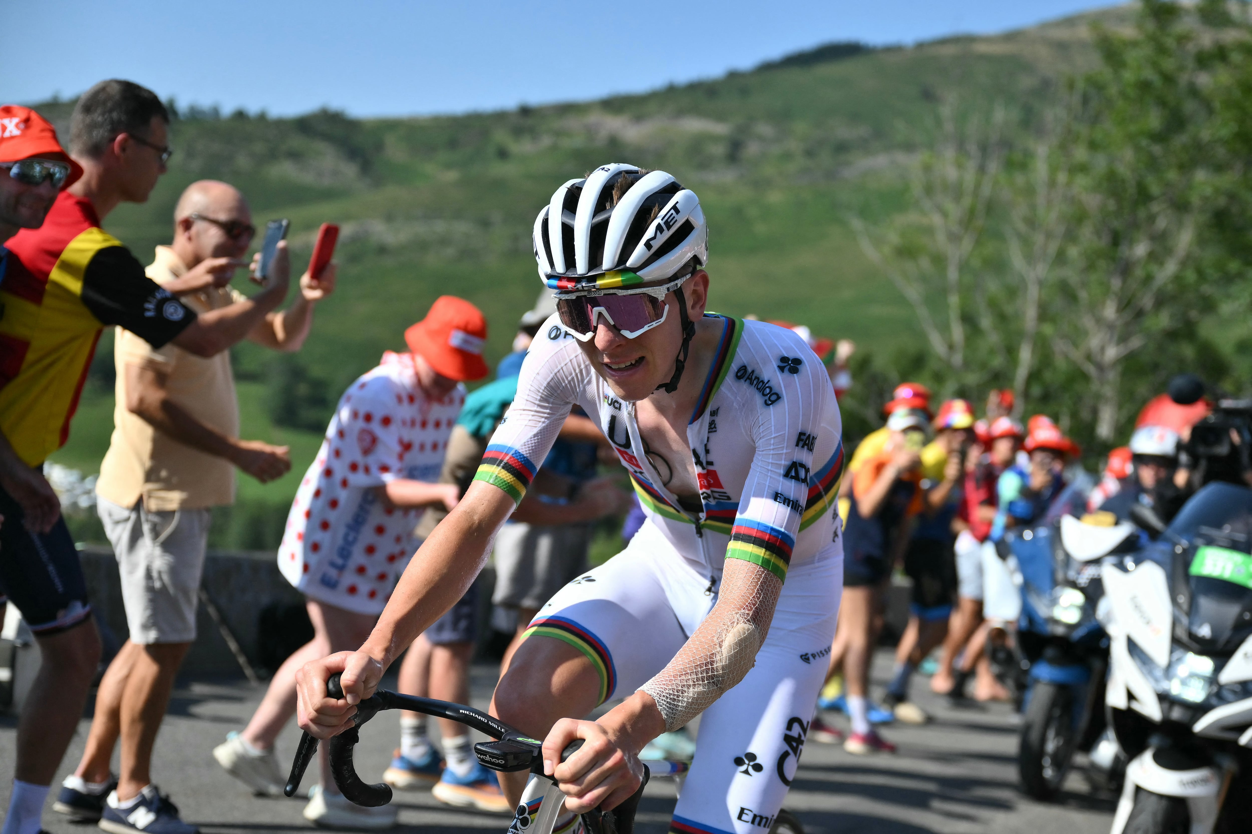 Tadej Pogačar firmó un triunfo más en la etapa 12 del Tour de Francia 2025