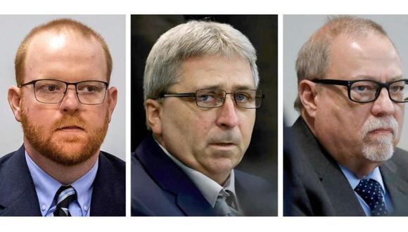 Esta combinación de fotos muestra, de izquierda a derecha, a Travis McMichael, William "Roddie" Bryan y Gregory McMichael durante su juicio en el juzgado del condado de Glynn en Brunswick, Georgia. (AFP/ Pool, archivo).