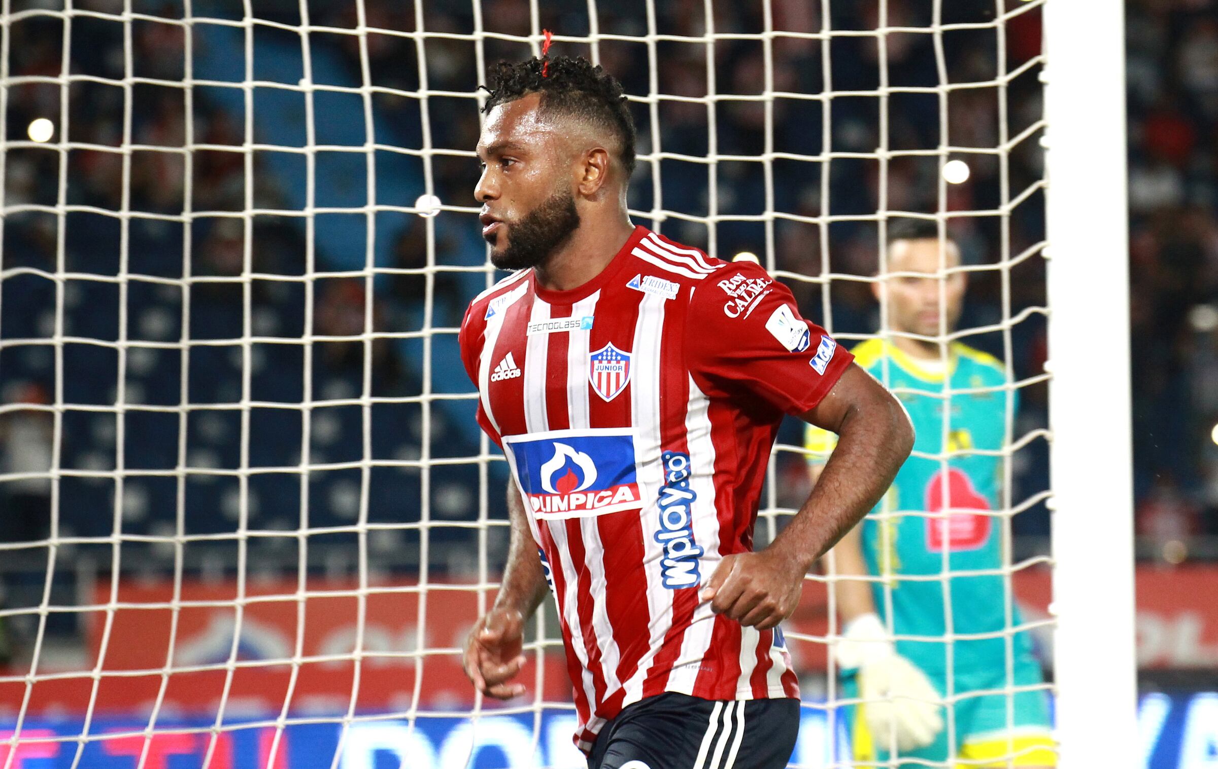 BARRANQUILLA  - COLOMBIA, 02-04-2022:Miguel Borja del Atlético Junior  celebra su gol contra Alianza Petrolera  durante partido por la fecha 14 entre Atlético Junior  y Aianza Petrolera  como parte de la Liga BetPlay DIMAYOR I 2022 jugado en el estadio Metropolitano Roberto Melendez de Barranquilla. /Miguel Borjaof Atletico Junior   celebrates after scoring a goal  agaisnt of Alianza Petrolera  during match for the date 14 between Atlético Junior and Alianza Petrolera as part BetPlay DIMAYOR League I 2022 played at Metropolitano Roberto Melendez stadium in Barranquilla. Photo: VizzorImage / Jesús Rico / Contribuidor