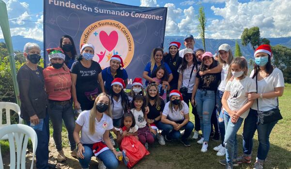 Domina apoya a la Fundación Sumando Corazones.