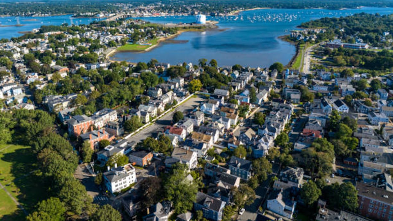 Vista aérea de la ciudad, que fue uno de los puertos marítimos más importantes en los inicios de Estados Unidos