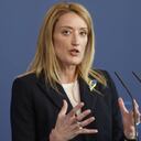 La presidenta del Parlamento Europeo, Roberta Metsola, se dirige a los medios de comunicación durante una declaración conjunta en la Cancillería el 22 de marzo de 2022 en Berlín, Alemania. (Foto de Michele Tantussi - Pool / Getty Images).