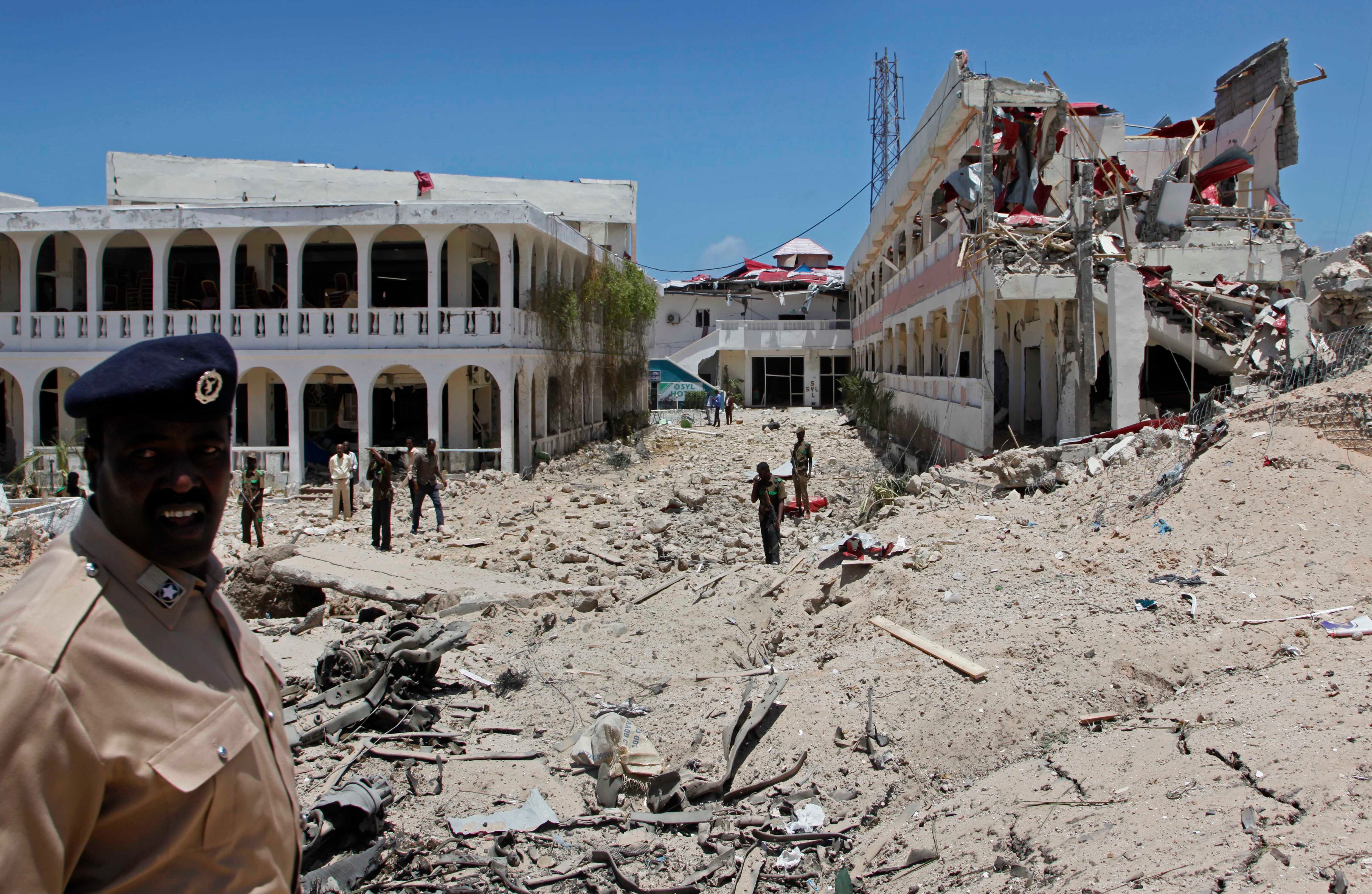 Una bomba suicida fue detonada en Somalia cerca al palacio presidencial de ese país. El atentado dejó 18 muertos y destruidos los alrededores de la mansión en Mogadishu.