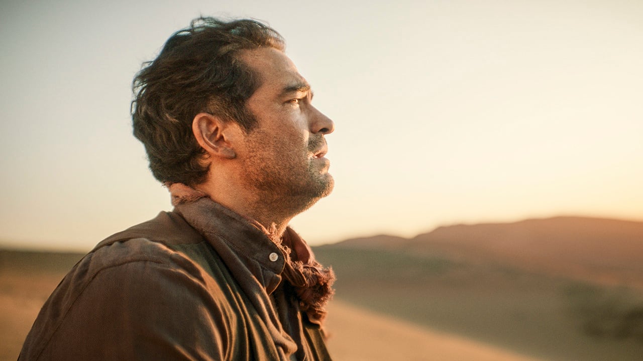 Plaza & Janés aprovecha la coyuntura audiovisual para lanzar una edición de la novela con hermosos cantos tintados, así como La palabra mágica, que Isabel Allende acaba de publicar sobre su vida en las letras.