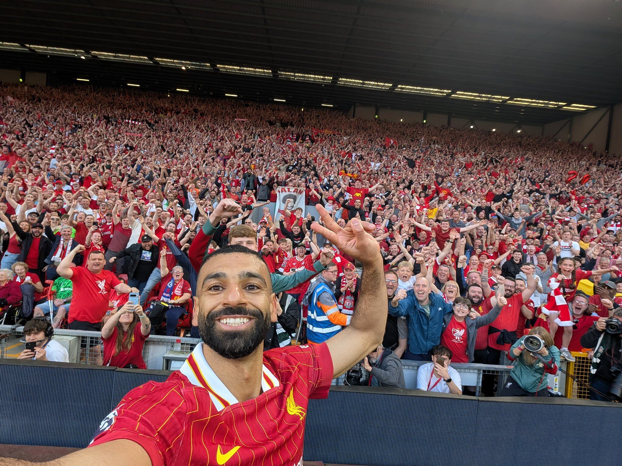Celebración de Mohamed Salah de su gol en el partido en que el Liverpool se consagró campeón de la Premier League.
