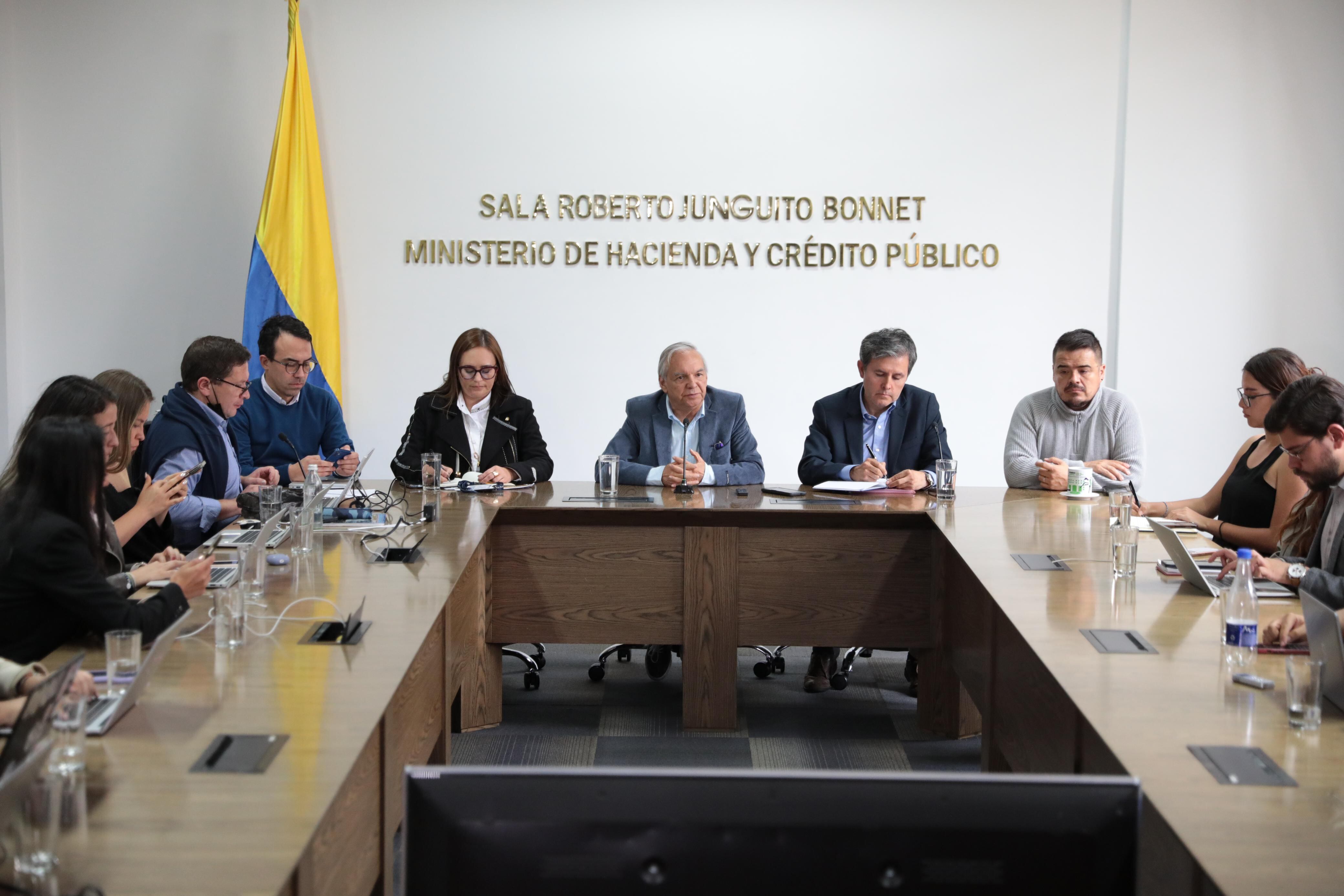 Rueda de prensa Ministerio de Hacienda. Bogotá 12 de julio de 2024.