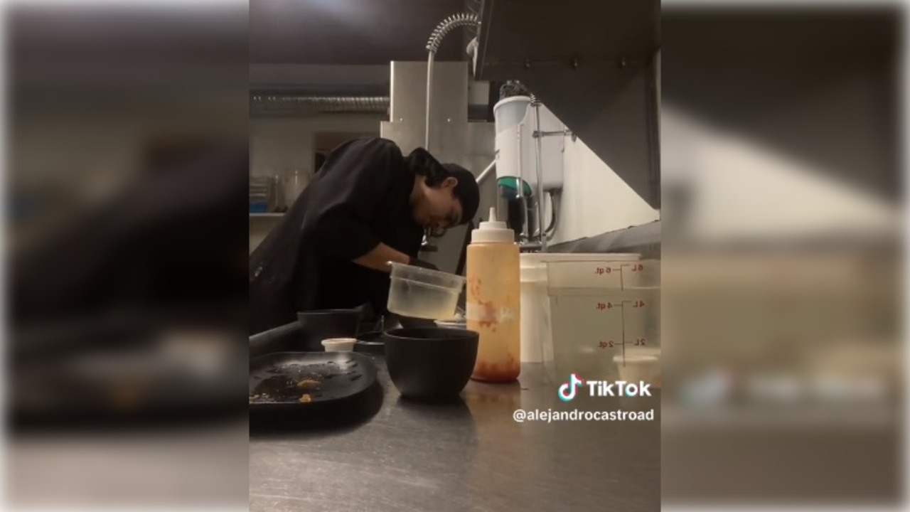 Alejandro Castro, colombiano que trabaja lavando platos en Canadá