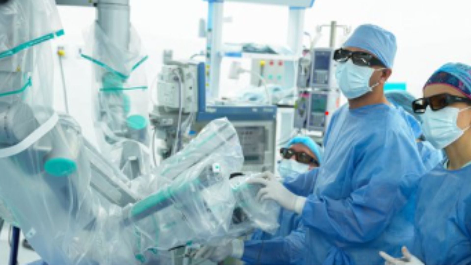 El uso del robot Mantra 3 en Santander marca un avance clave en la medicina colombiana, con intervenciones más seguras y de alta precisión.