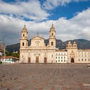 En medio de la emergencia sanitaria, tanto la Catedral Primada de Bogotá como todas las iglesias católicas en la ciudad cerraron sus puertas para evitar ser una fuente de contagios de la covid-19 durante las celebraciones. La Semana Santa de este año, así como las eucaristías de los domingos han sido transmitidas por internet. Clara Moreno-SEMANA