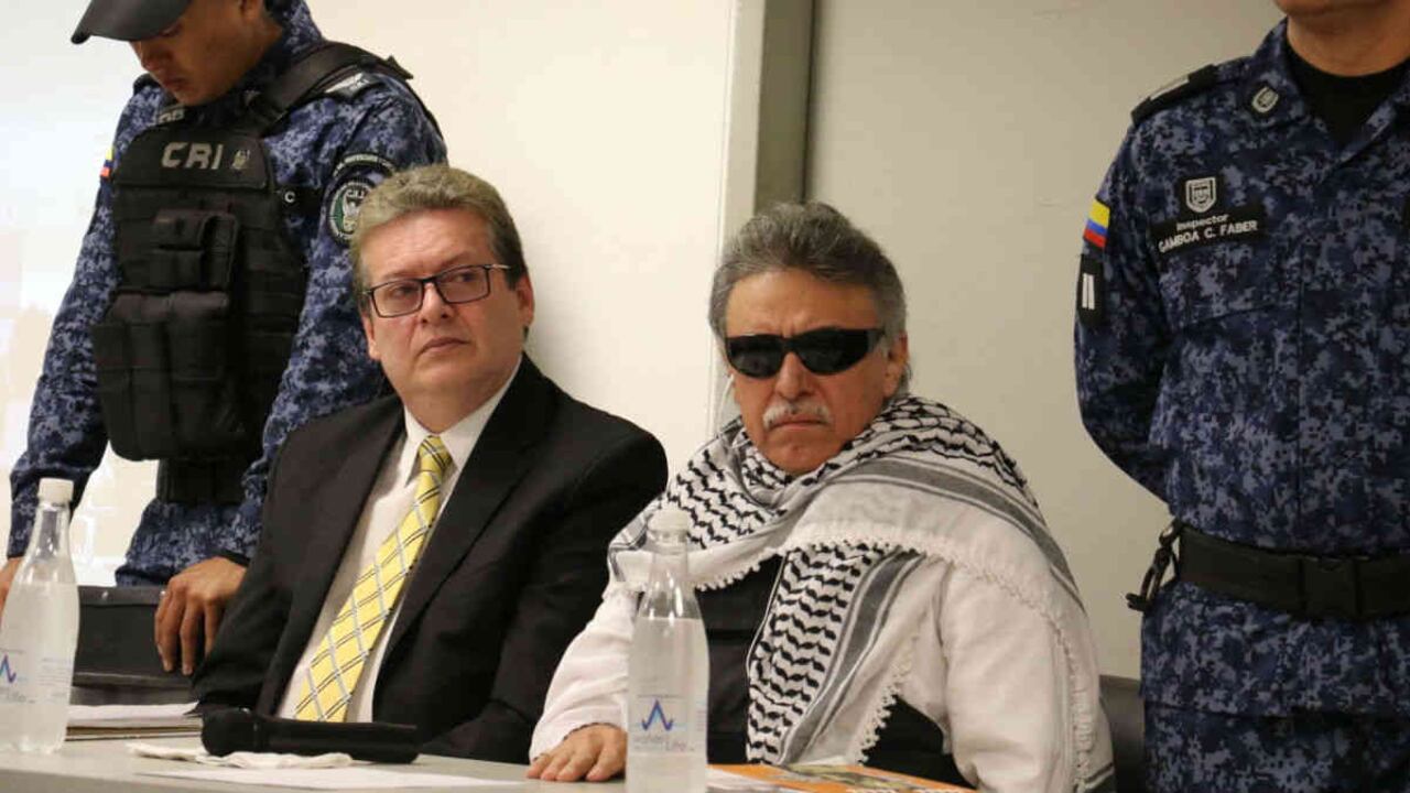 Jesús Santrich y su abogado Alirio Uribe