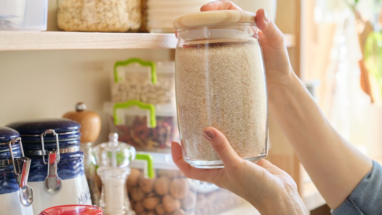 Arroz en recipiente