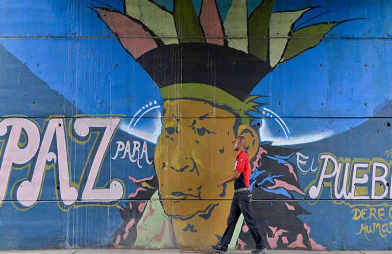 El arte callejero también refleja la diversidad étnica, como en esta imagen en Cali.