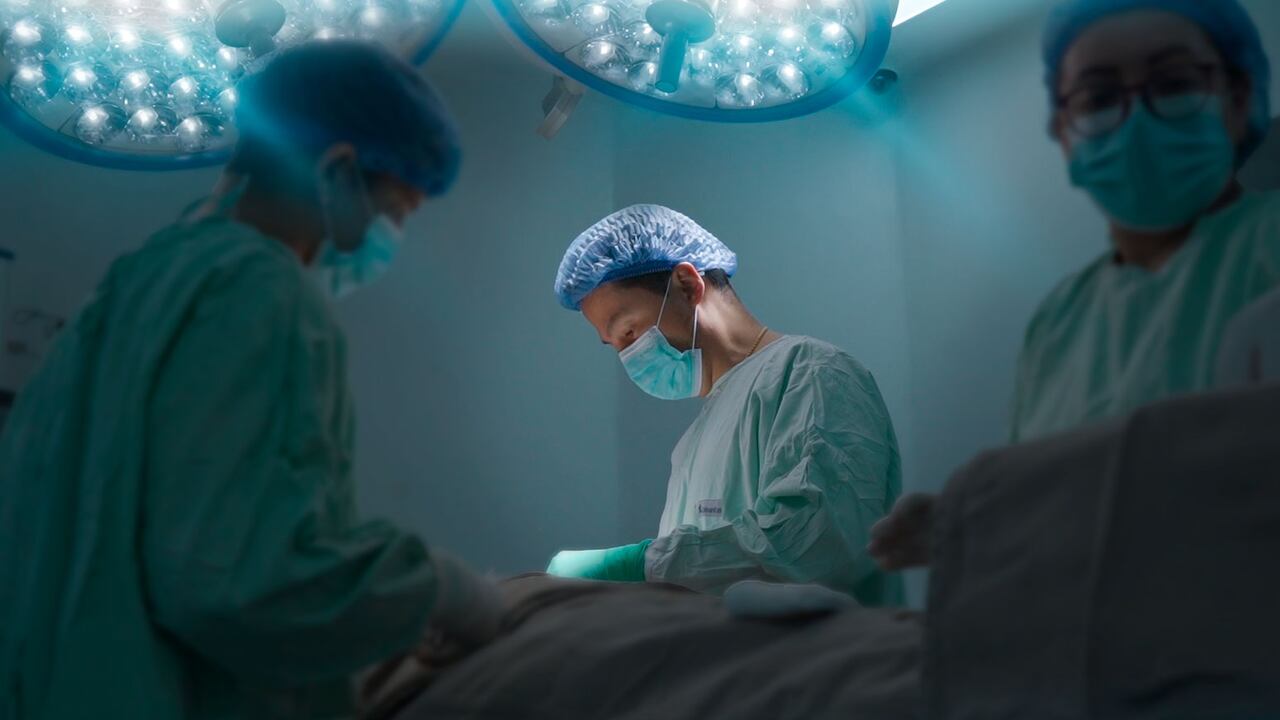 El doctor Alan González maneja distintas técnicas de reconstrucción con las que se obtienen resultados estéticos muy satisfactorios.