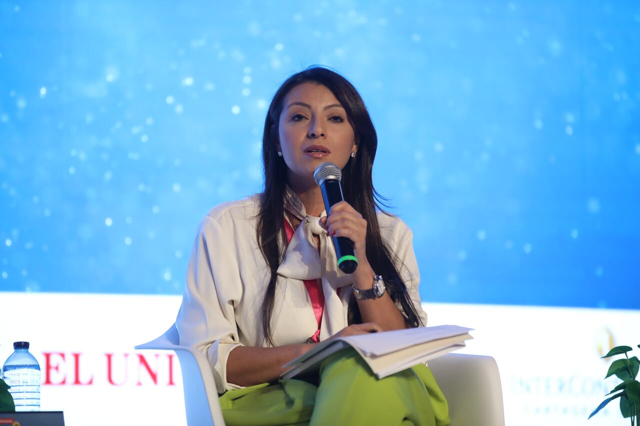 Foto Semana por Colombia Cartagena y Bolívar
Fecha: miércoles 2 de abril de 2025 / De 9:00 a. m.
CONVERSATORIO | Un turismo más sostenible
Teresa Margarita Londoño
Secretaria de Turismo de Cartagena
Diana Carolina Ariza
Directora de Cotelco, capítulo Cartagena y Bolívar
Wilber Anderson
CEO de SBR Sport USA, organizador del Triatlón de Cartagena
Lina Rodríguez
Directora del Instituto de Cultura y Turismo de Bolívar (Icultur)
Moderador: Jorge Andrés Villamizar
Editor de Foros SEMANA