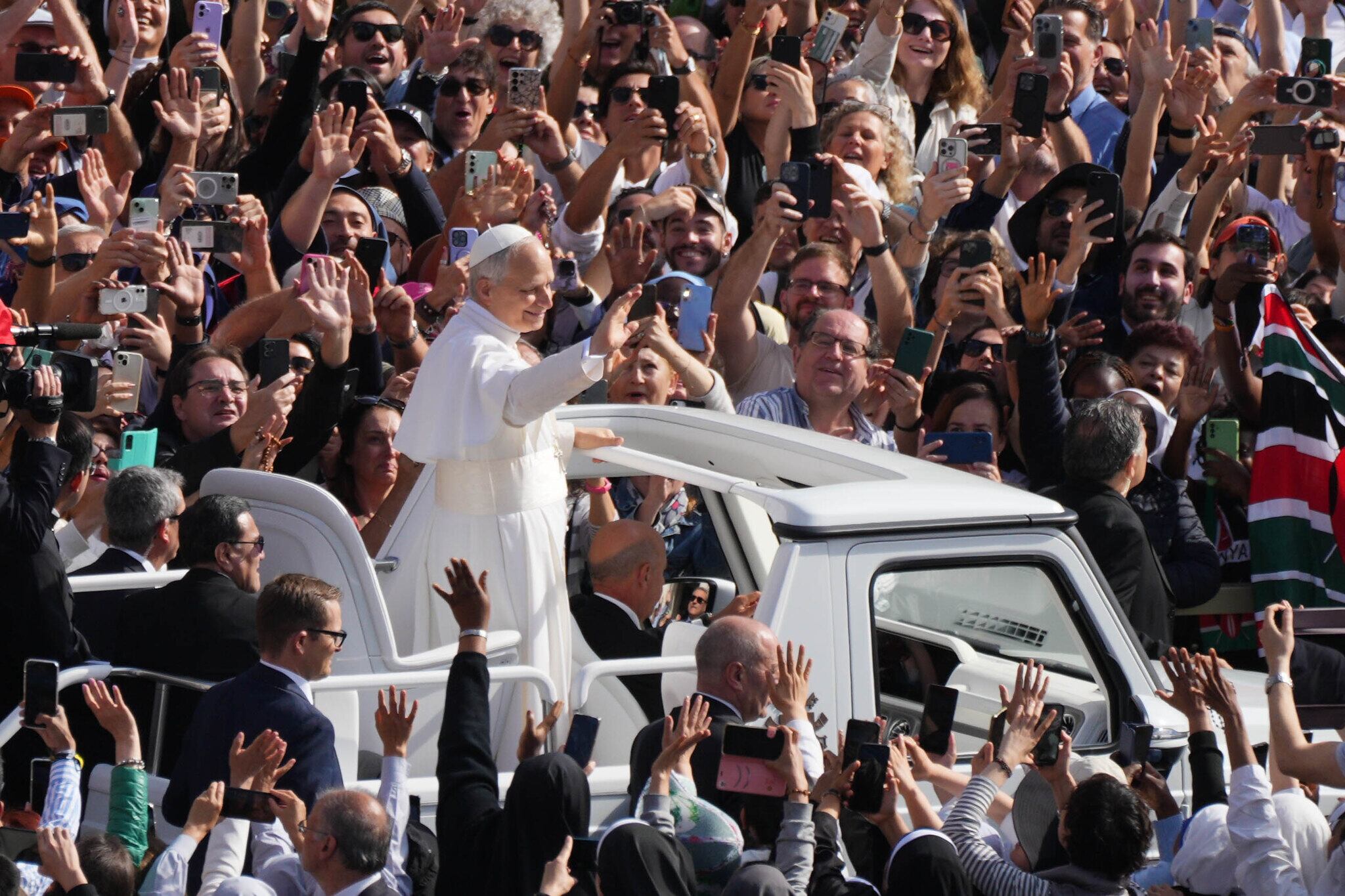 Roma, Italia: Presidente Gustavo Petro asiste a la Solemne Ceremonia de Inauguración del Pontificado del Papa León XIV