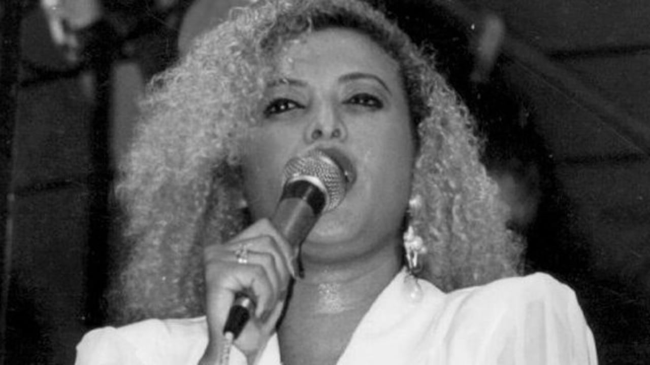 Canciones como ‘Tarde lo conocí', ‘Todo daría por ti’, ‘Me dejaste sin nada’ y ‘Amor de papel’, entre otros, hicieron que la voz de la artista sonara en todos los rincones de Colombia desde entonces y hasta nuestros días.