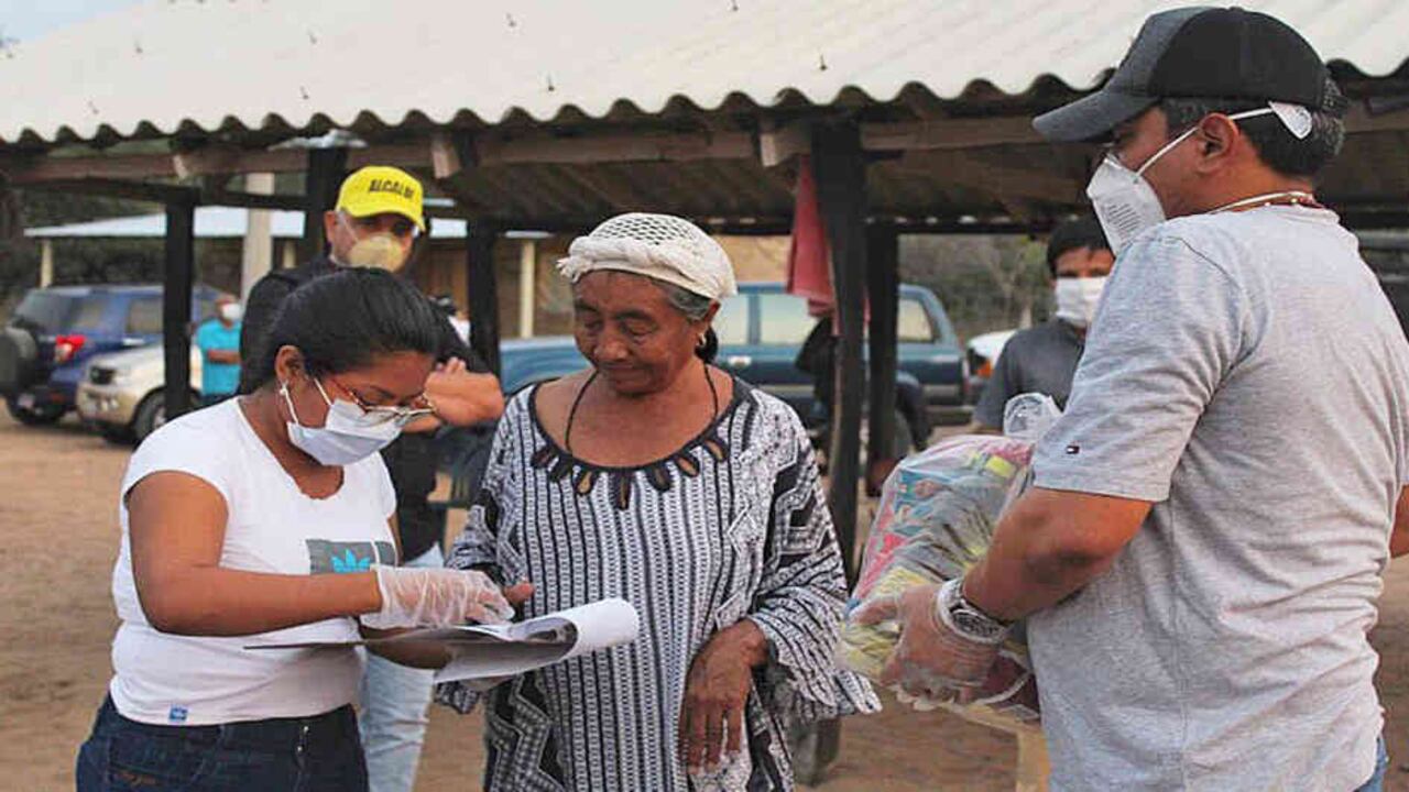 Jornada de entrega de ayudas en comunidades wayuus en La Guajira.