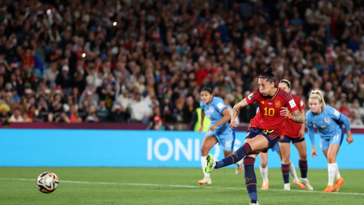 Jennifer Hermoso ejecutó un penalti para España que fue atajado por Earps.