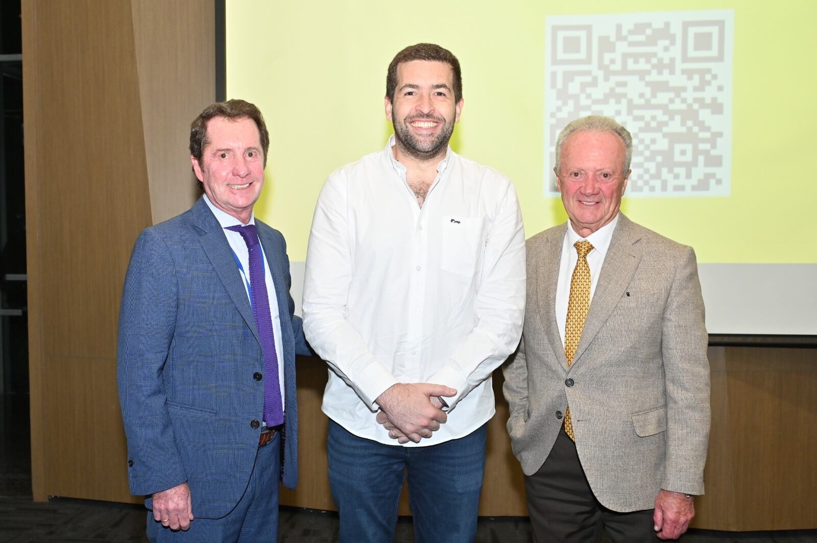 Carlos Arturo Calle, Gerente general de Arturo Calle,  destacó Lucas Álvarez Bedoya, Head del Marketplace de Mercado Libre Colombia y Arturo Calle, fundador de la empresa que lleva su nombre.