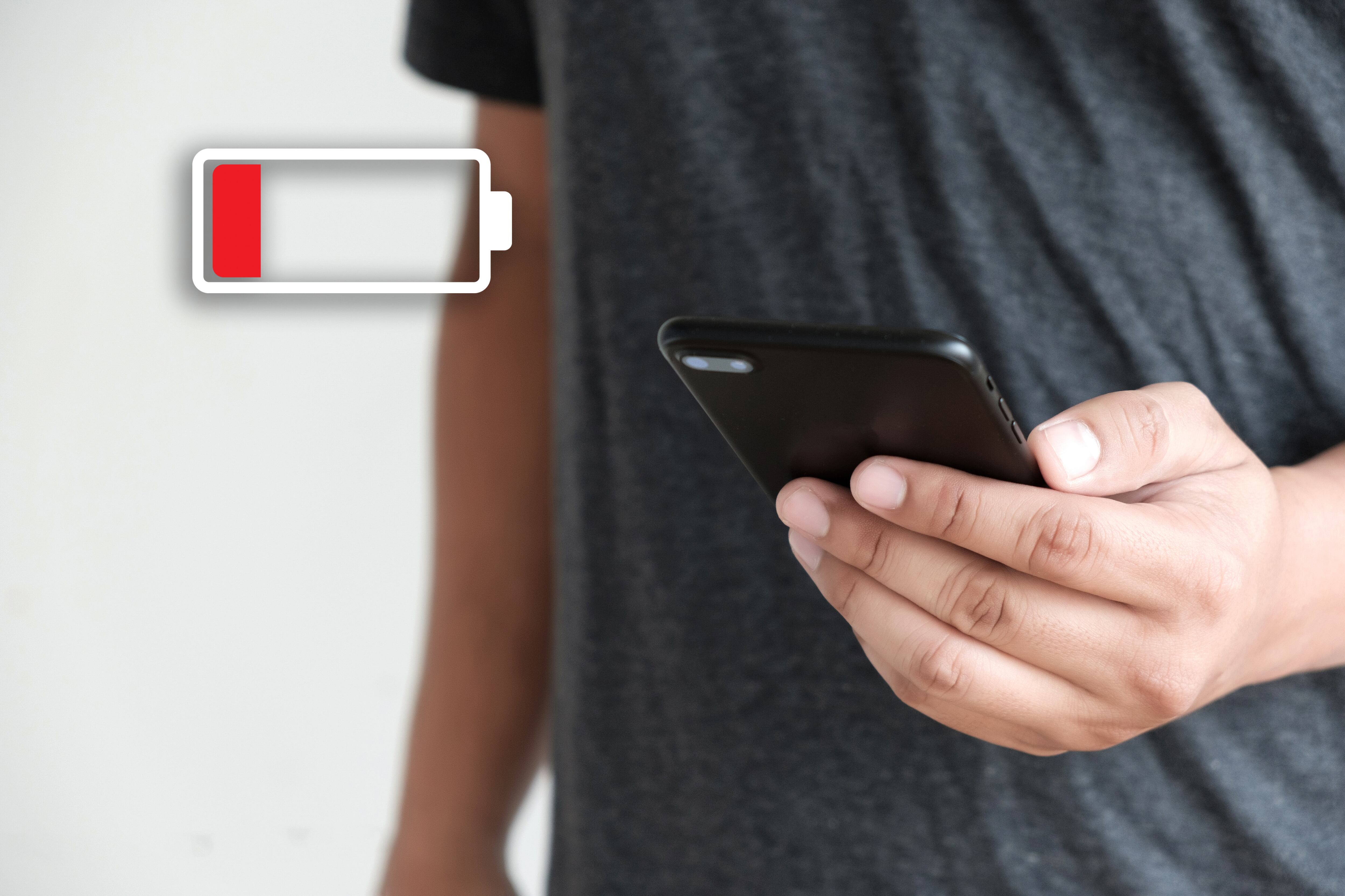 La batería del celular se puede desgastar con el paso del tiempo.