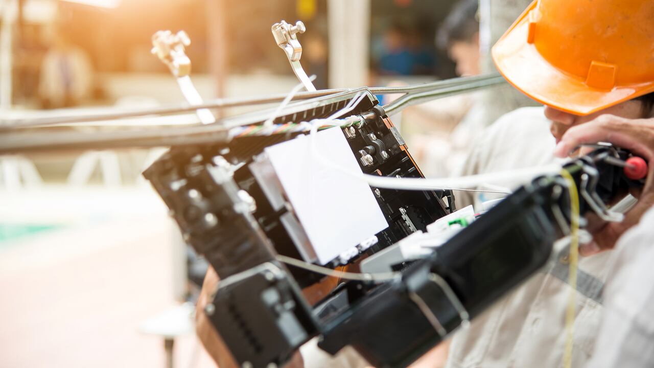 Las redes neutrales de fibra óptica al hogar son amigables con el medio ambiente debido a su eficiencia energética y sostenibilidad.