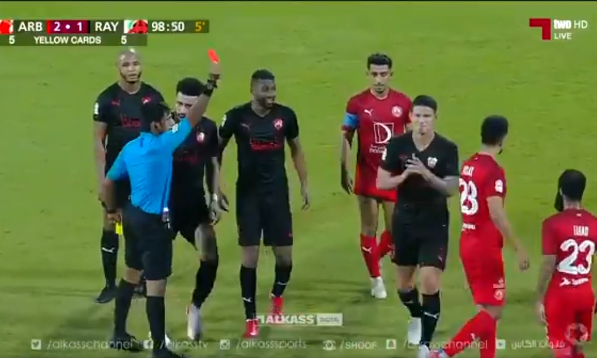 James salió expulsado en los minutos finales del partido ante Al-Arabi