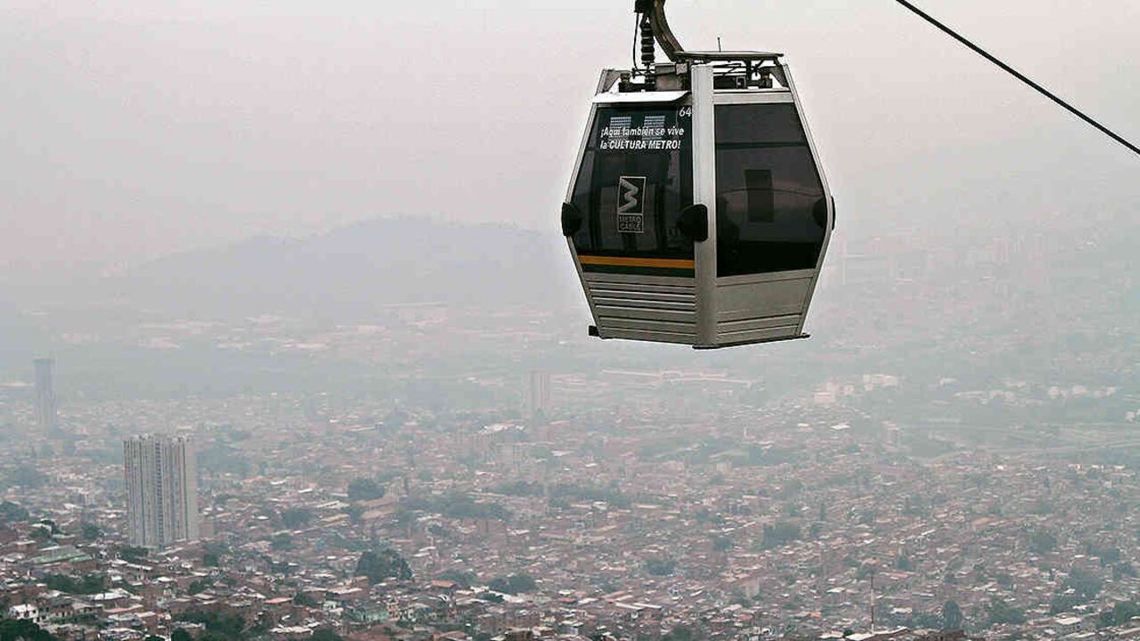 La emisión total de PM2.5 -material particulado fino- en el Valle de Aburrá es de 1.230 toneladas por año. Foto: archivo/Semana.
