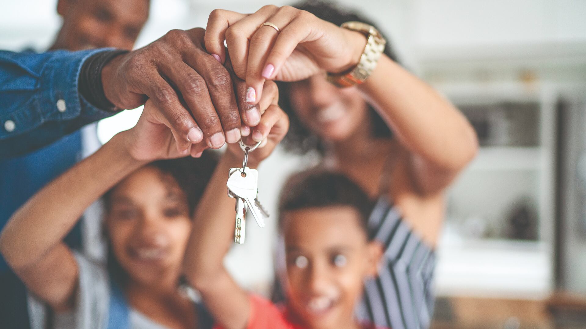 Cristina Londoño, presidenta del FNA,
asegura que se están tramitando más de
10.000 solicitudes de crédito, una cifra histórica.
