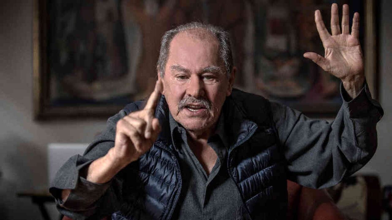 "Los mayores de 70 seguimos tan alegres y tan campantes como Johnny Walker".