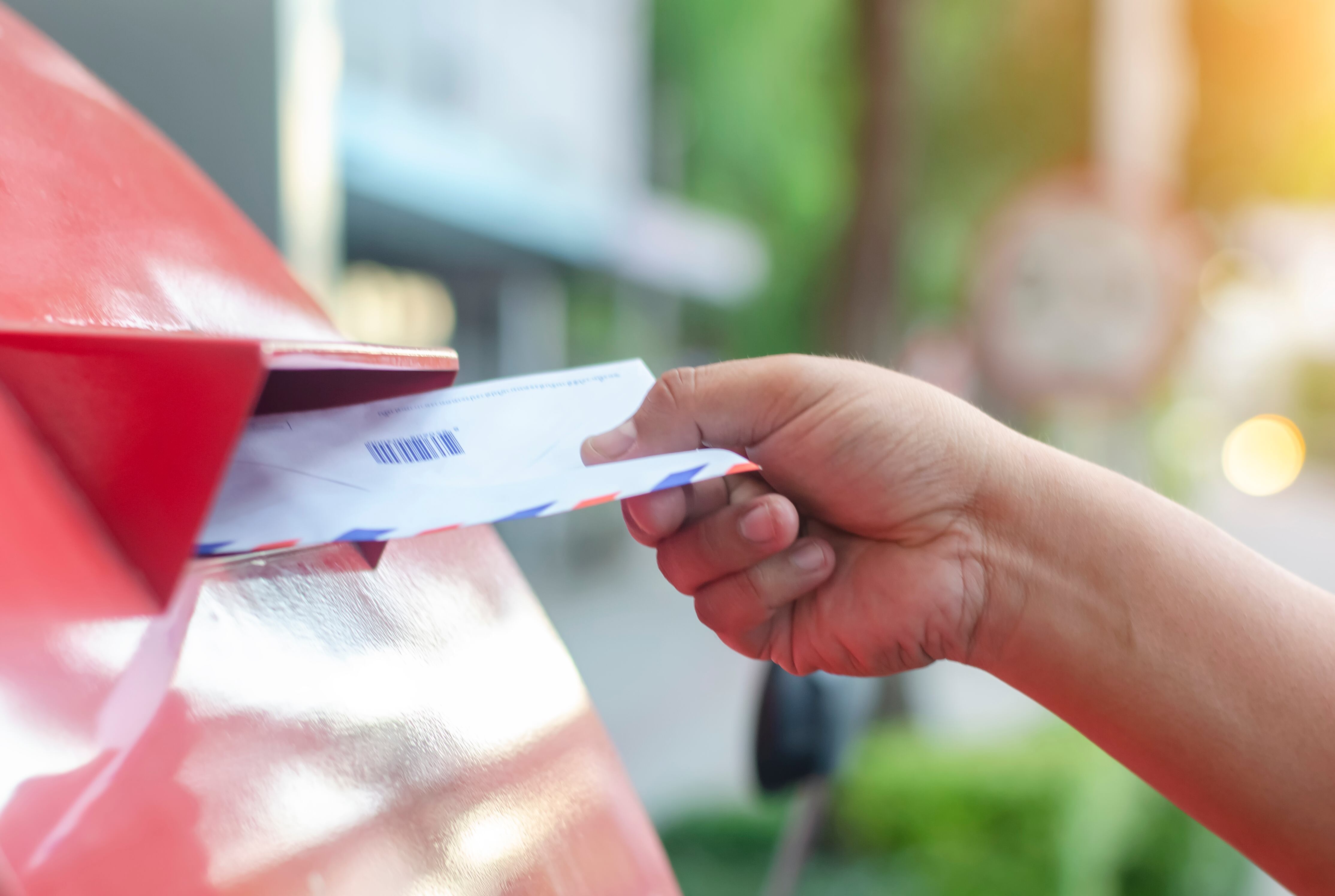 La estafa por cartas postales fue denunciada por medios internacionales.