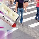 Las autoridades de salud recomiendan extremar cuidados para evitar nuevos contagios y que el virus se siga propagando en la ciudad. Hay comunas con un registro muy alto.