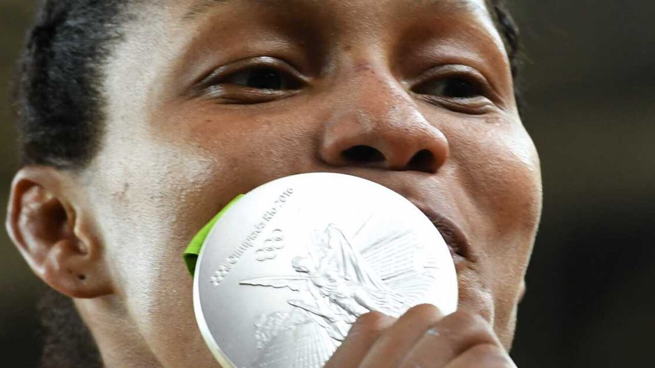 La alegría de Yuri con su medalla de plata. Foto: Toshifumi Kitamura / AFP
