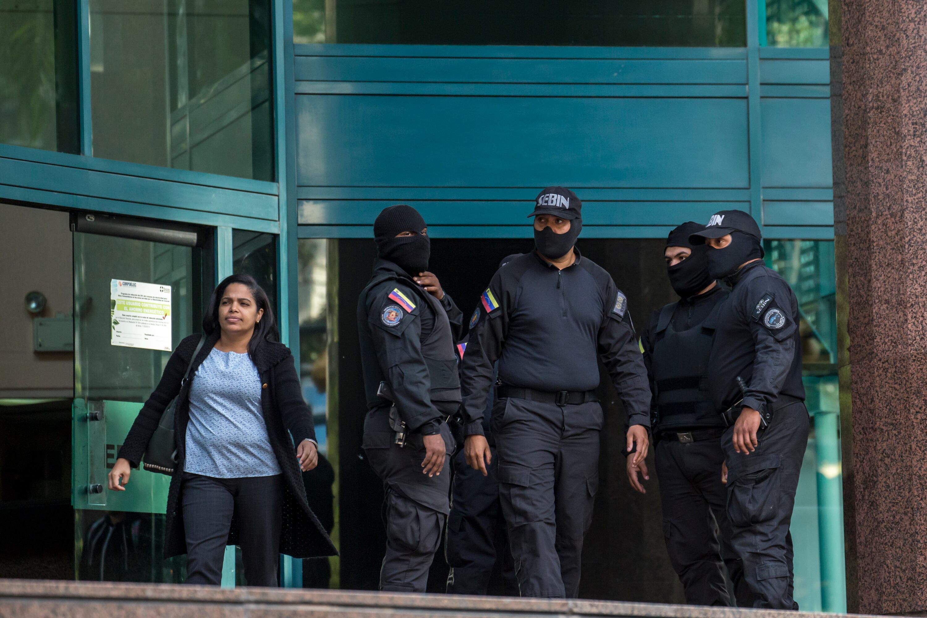 Agentes del Servicio Bolivariano de Inteligencia Nacional (SEBIN)