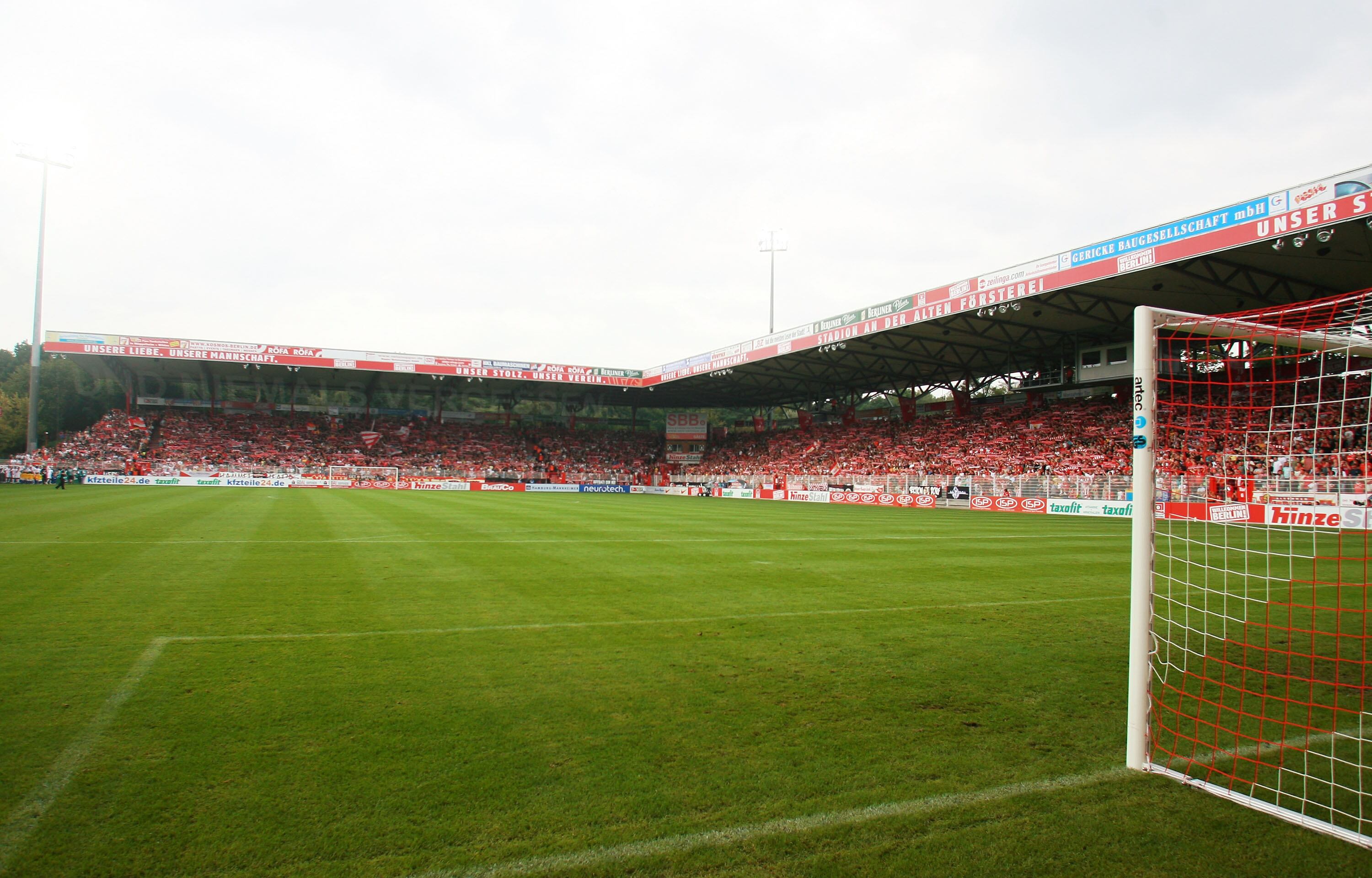 El estadio An der Alten Foersterei se muestra antes del segundo partido de la Bundesliga entre el 1. FC Union Berlin y Hansa Rostock en el estadio An der Alten Foersterei el 21 de agosto de 2009 en Berlín, Alemania. (Foto de Boris Streubel/Bongarts/Getty Images)