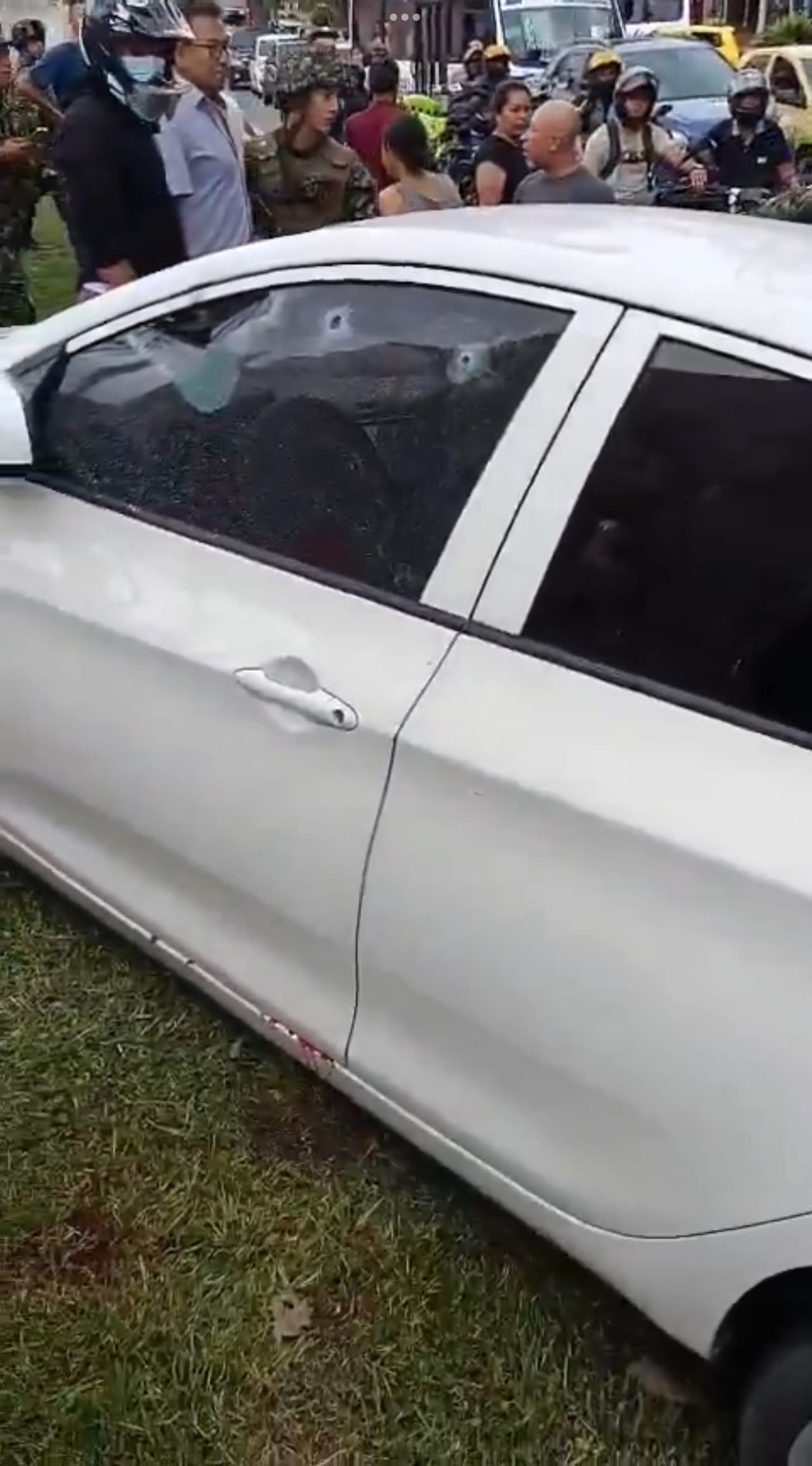 Así quedó el carro del oficial del Ejército asesinado en Popayán, MinDefensa anuncia recompensa de más de 200 millones