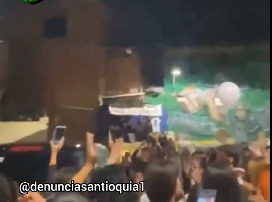 El entierro fue el día de hoy en el cementerio San Pedro, motos y pólvora acompañaron el sepelio. Foto: @DenunciasAntio2