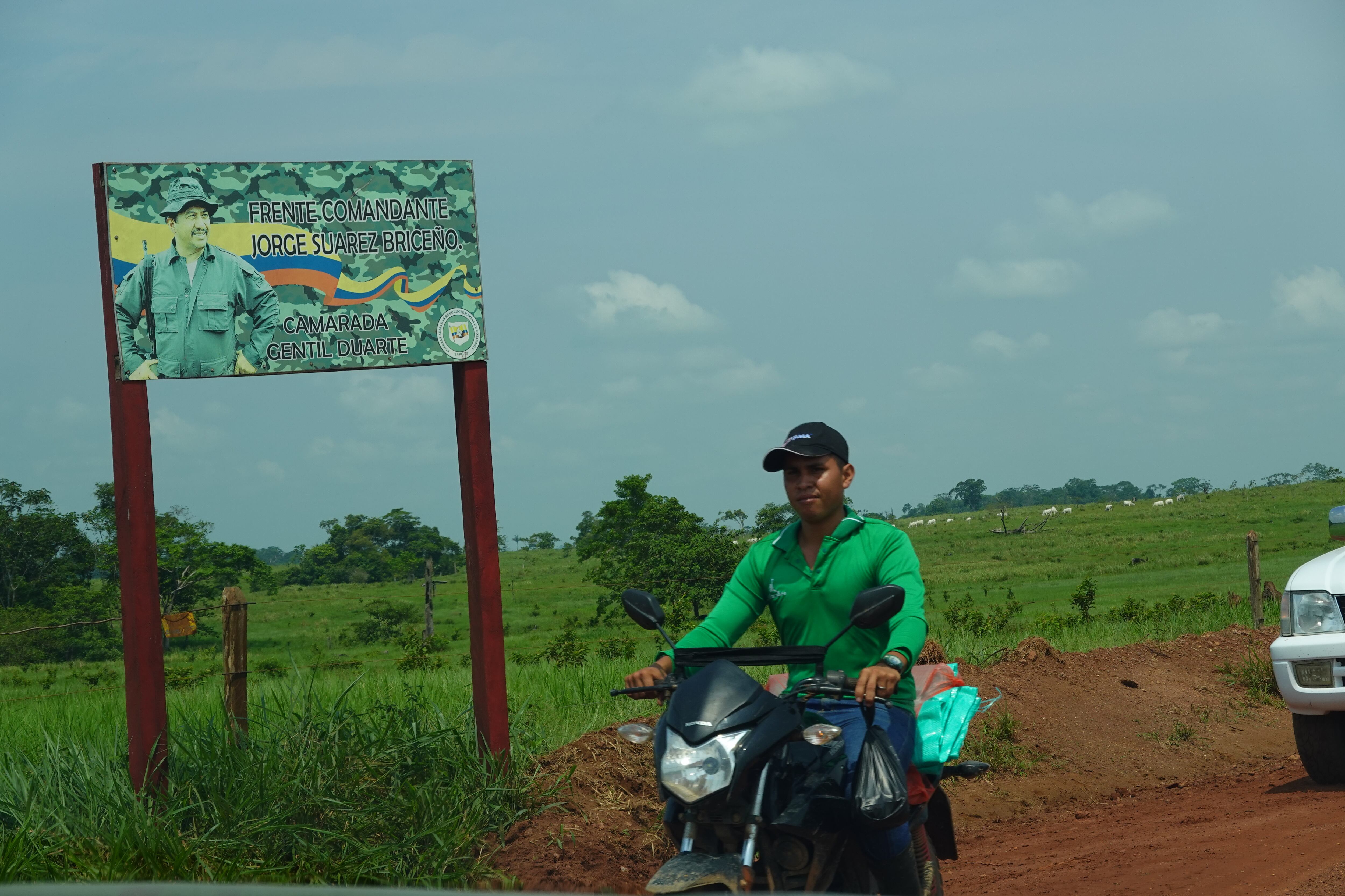 En la zona hay varios carteles de "Gentil Duarte".